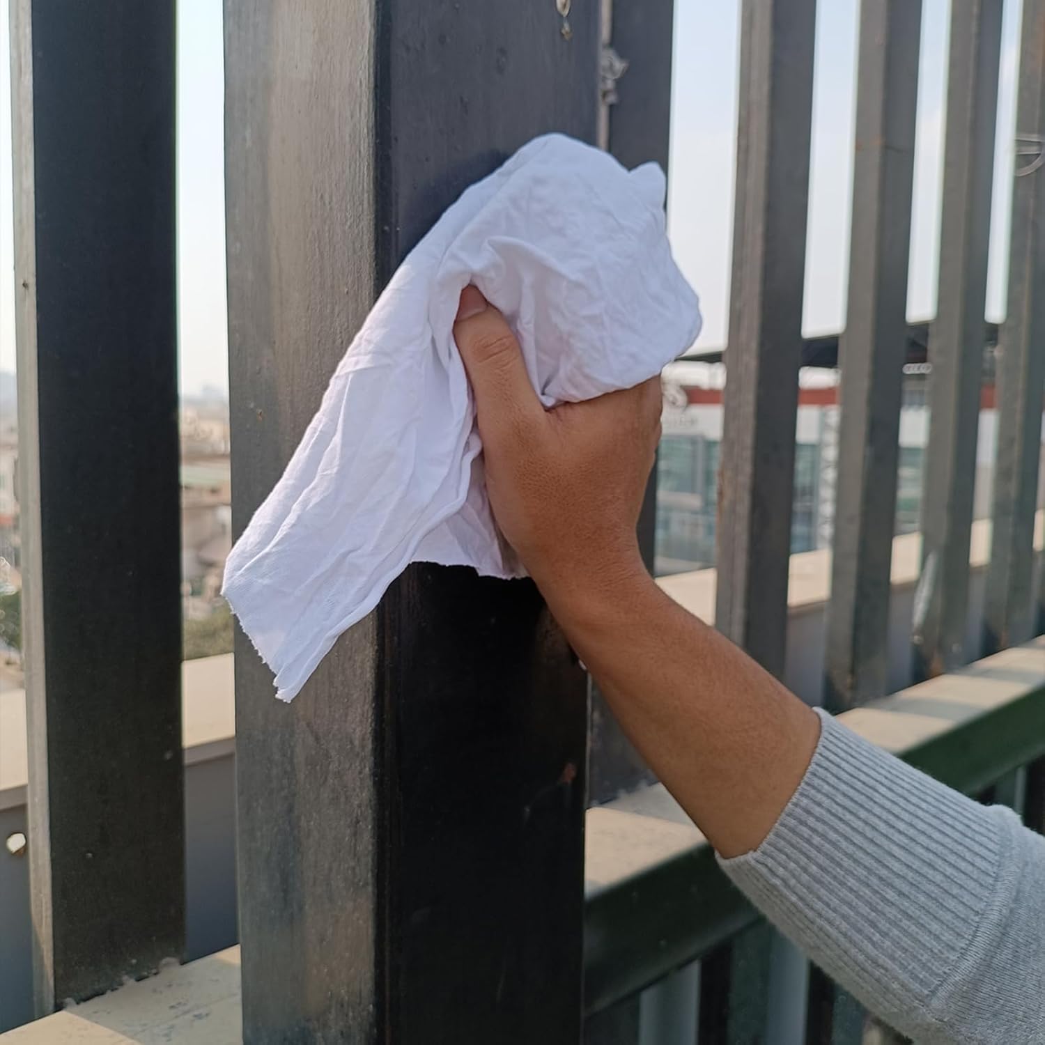 Recycled White T-Shirt Cleaning Rags (600 lbs. Pallet 24x25 lbs. Box) ā Shop Rags Bulk for Oil, Stain, Grease, Paint, and Auto Cleaning, Multipurpose