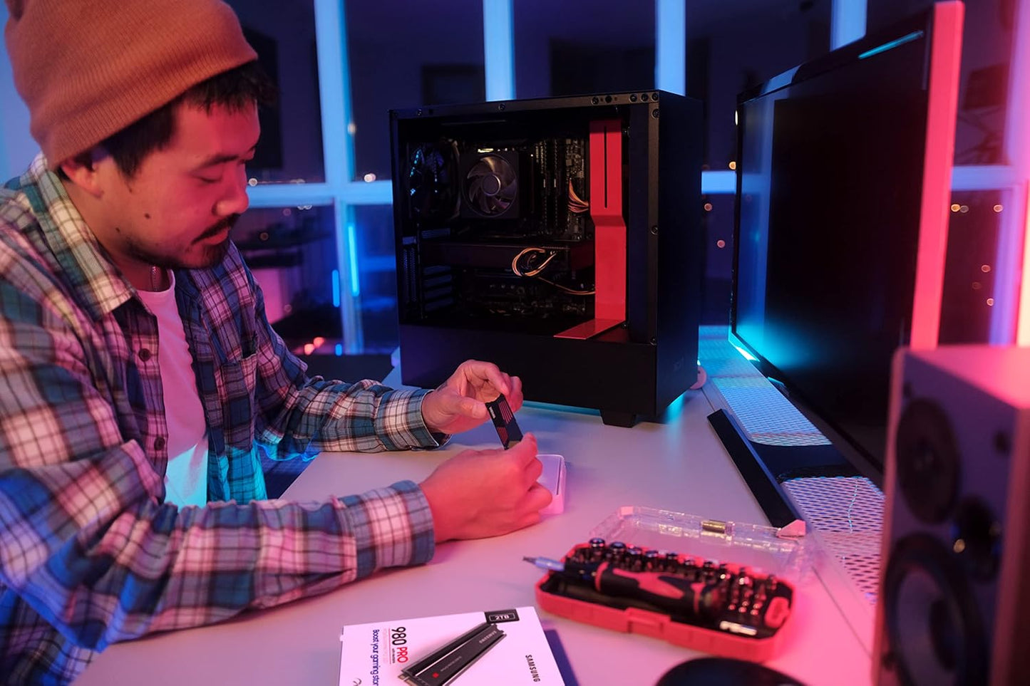 SAMSUNG 990 PRO Heatsink SSD 4TB, NVMe M.2, Speeds Up to 7,450MB/s Best for PlayStation® 5 (PS5 SSD) Console Expansion MZ-V9P4T0CW