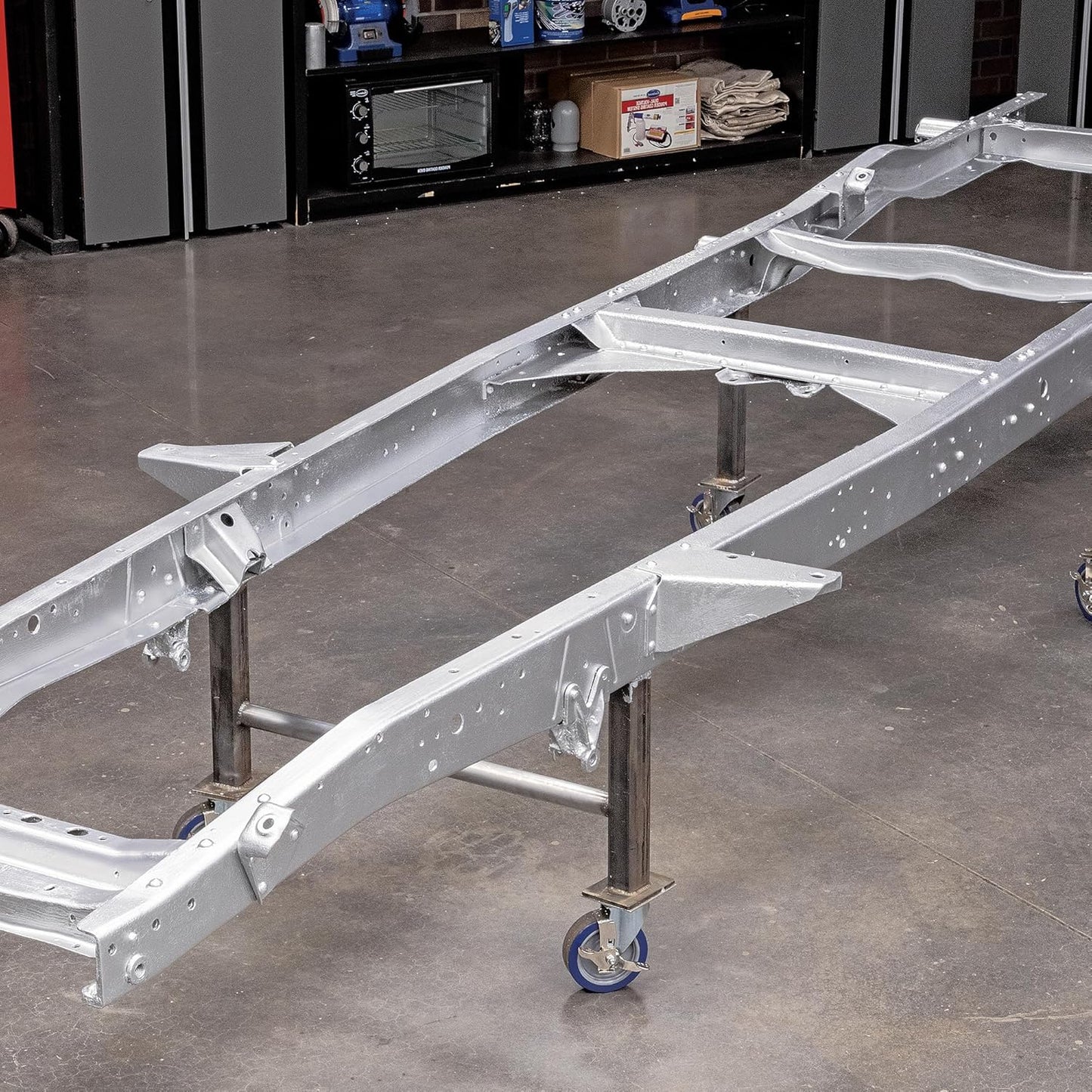 Eastwood Rust Encapsulator Platinum Quart | UV Resistant Aluminum Finish Rust Preventive Coating | Easy Apply High-Tech Formula Automotive Paint to Stop Rust | Rust Remover for Metal Structures