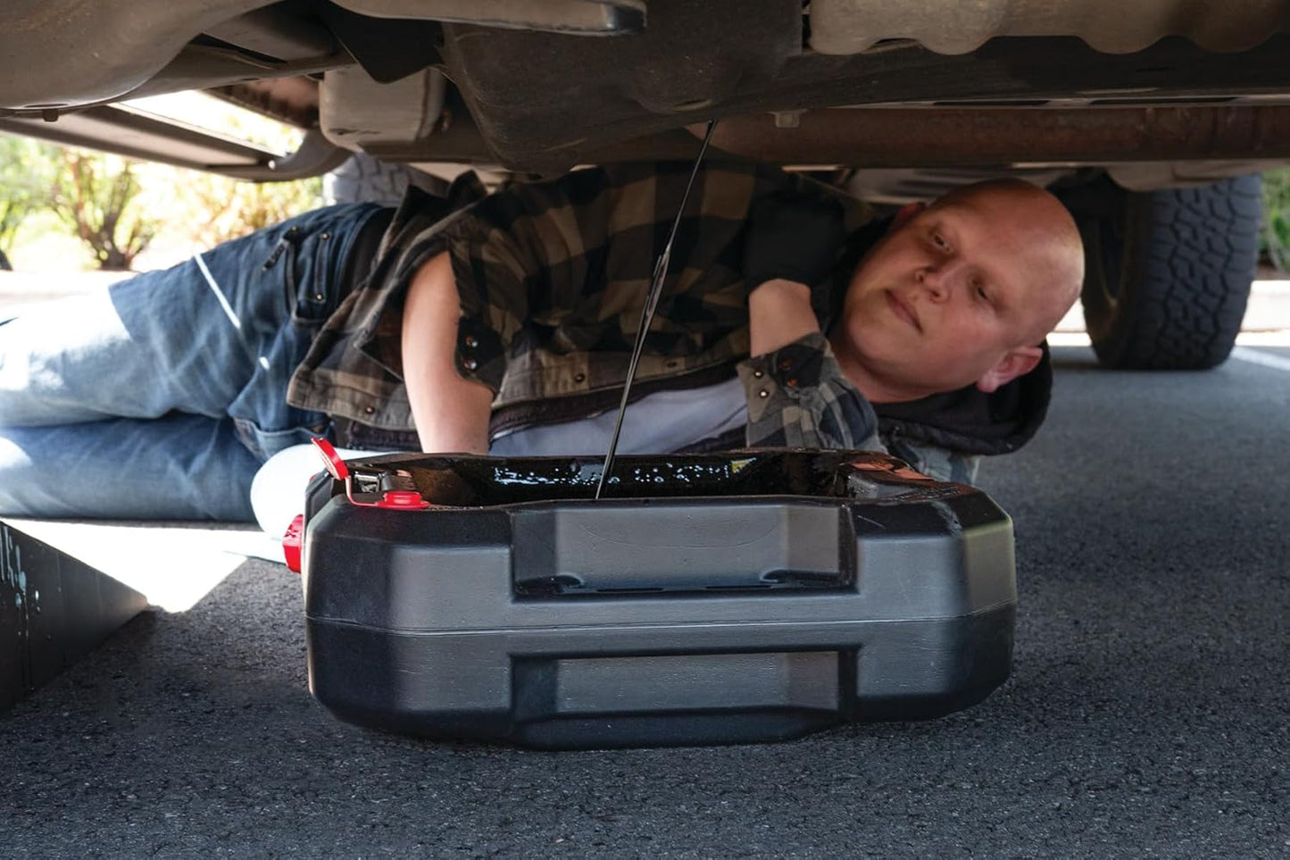 Performance Tool W4077 16-Quart Oil Drain Container, Deep Drain Well, Integrated Handle, Sealing Rubber Gaskets, Black