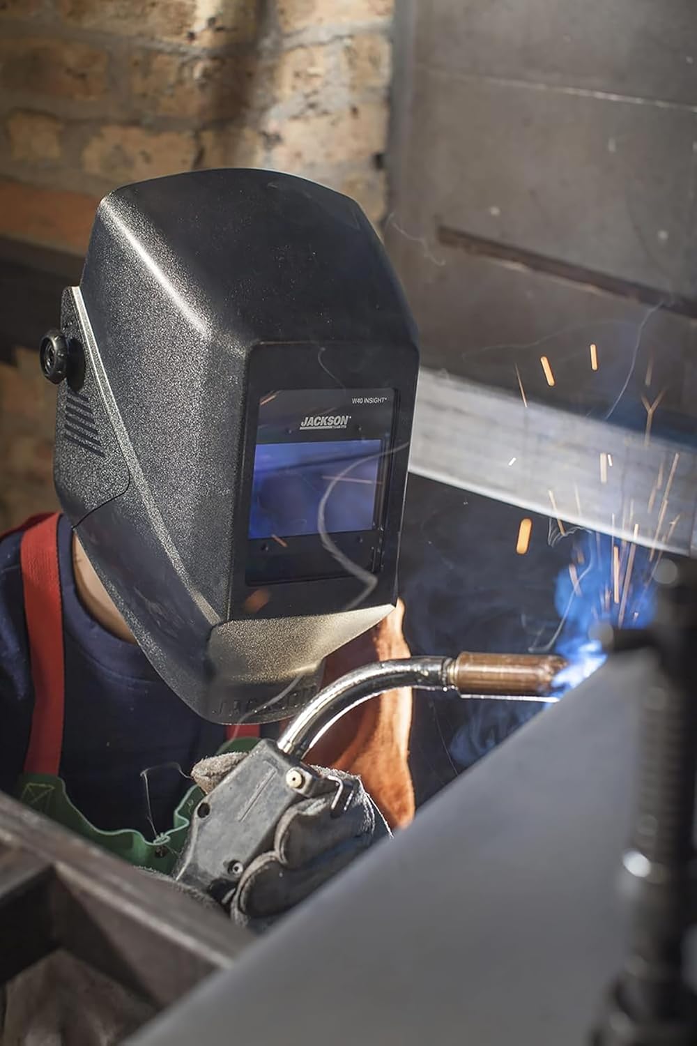 Jackson Safety Insight ADF Welding Helmet - Ultra Lightweight, Auto Darkening Welding Hood with HSL Narrow Shell Design for Confined Spaces - ANSI Z87.1 & CSA Z94.3