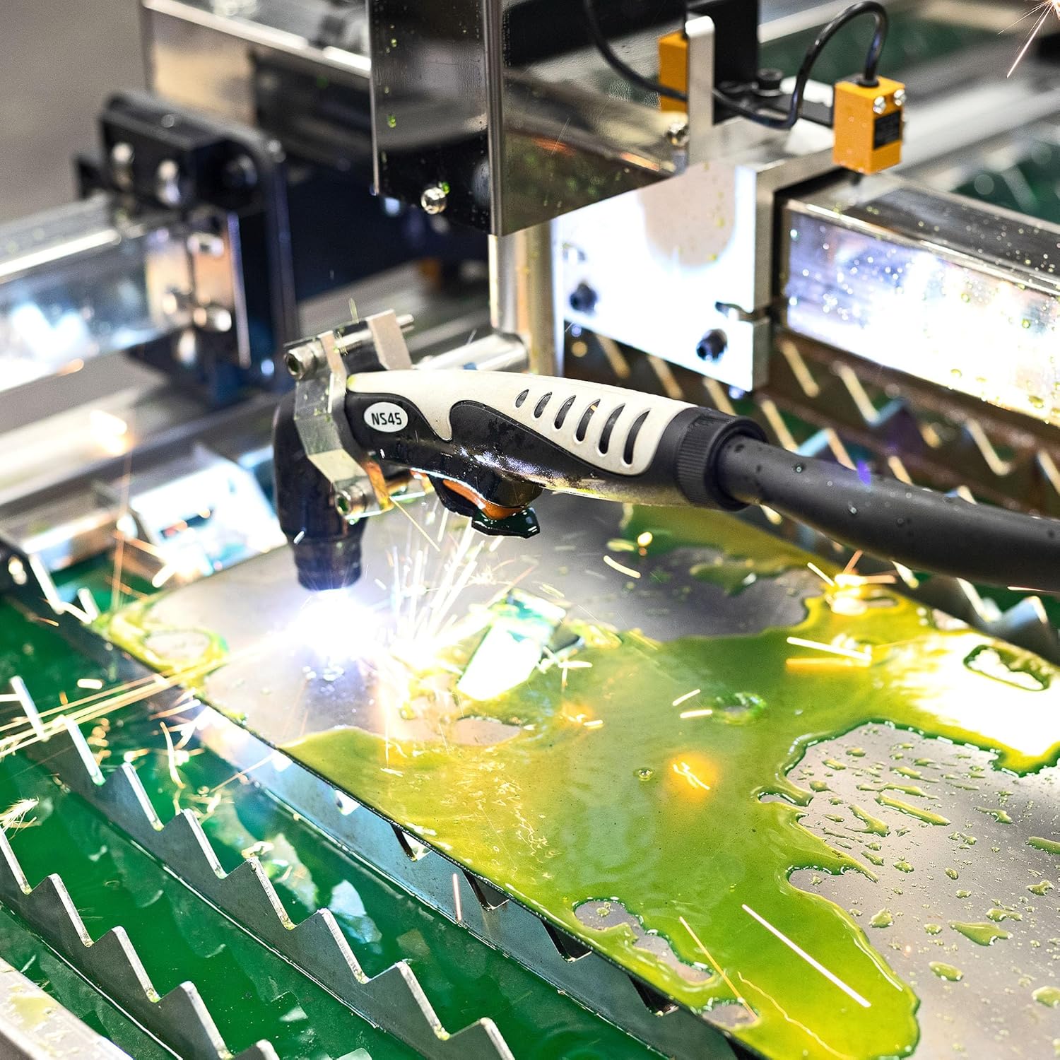 Eastwood Versa-Cut 2'X2' CNC Plasma Table for Plasma Cutter Machine and Metal Cutting Torch Machines | Intuitive LCD Touch Screen Display with CNC Controller & USB Port | 10 Gal Waterbed Capacity