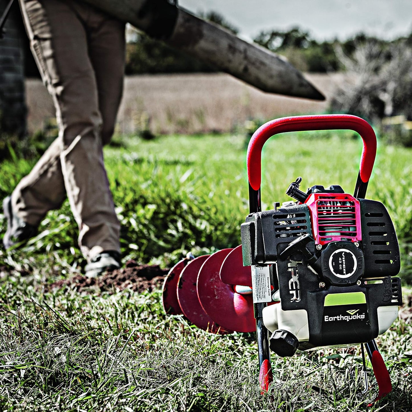 Earthquake E43 1-Person Earth Auger Powerhead, 43cc 2-Cycle Viper Engine, 30:1 Transmission, 5 Year Limited Warranty, Red or Black Auger Bit